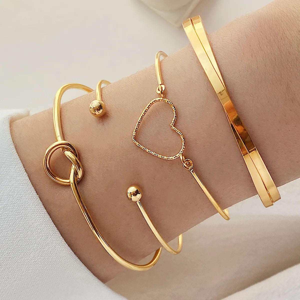 New Fashion Vintage Gold Plated Heart Adjustable.