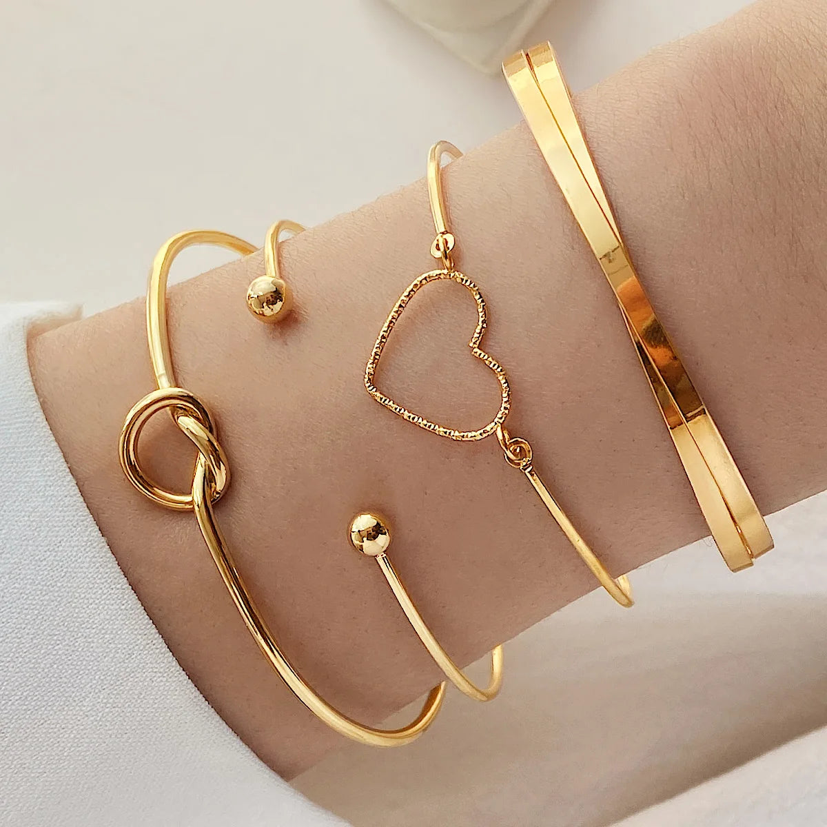 New Fashion Vintage Gold Plated Heart Adjustable.